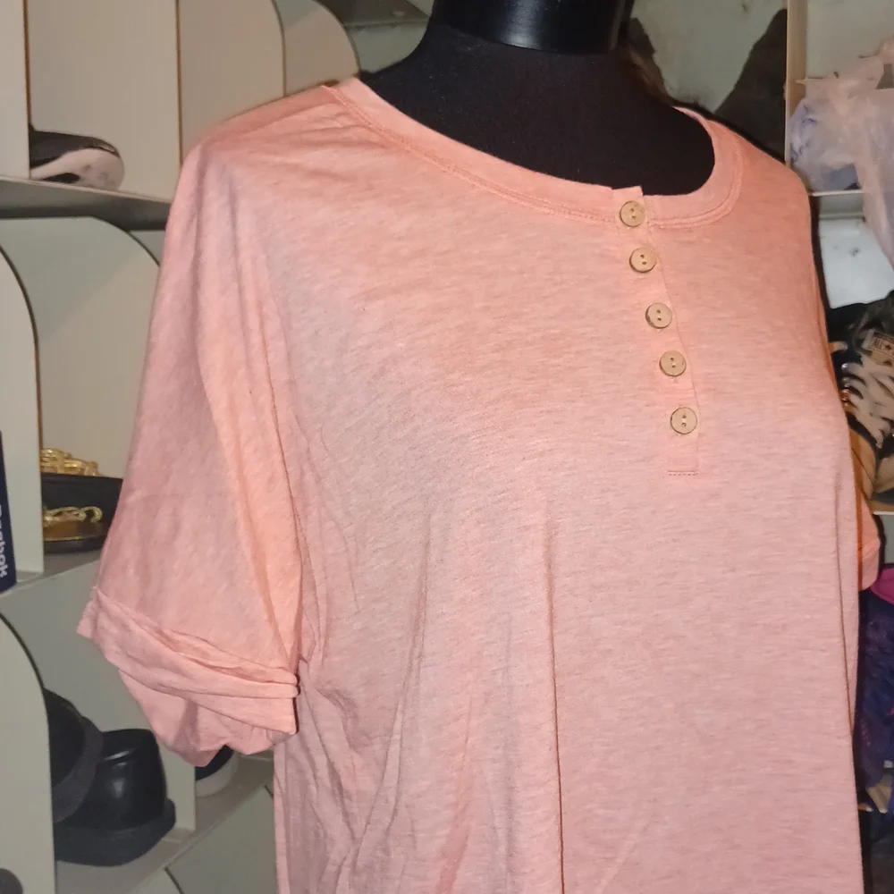 New Coral short-sleeved top - Picture 2 of 2
